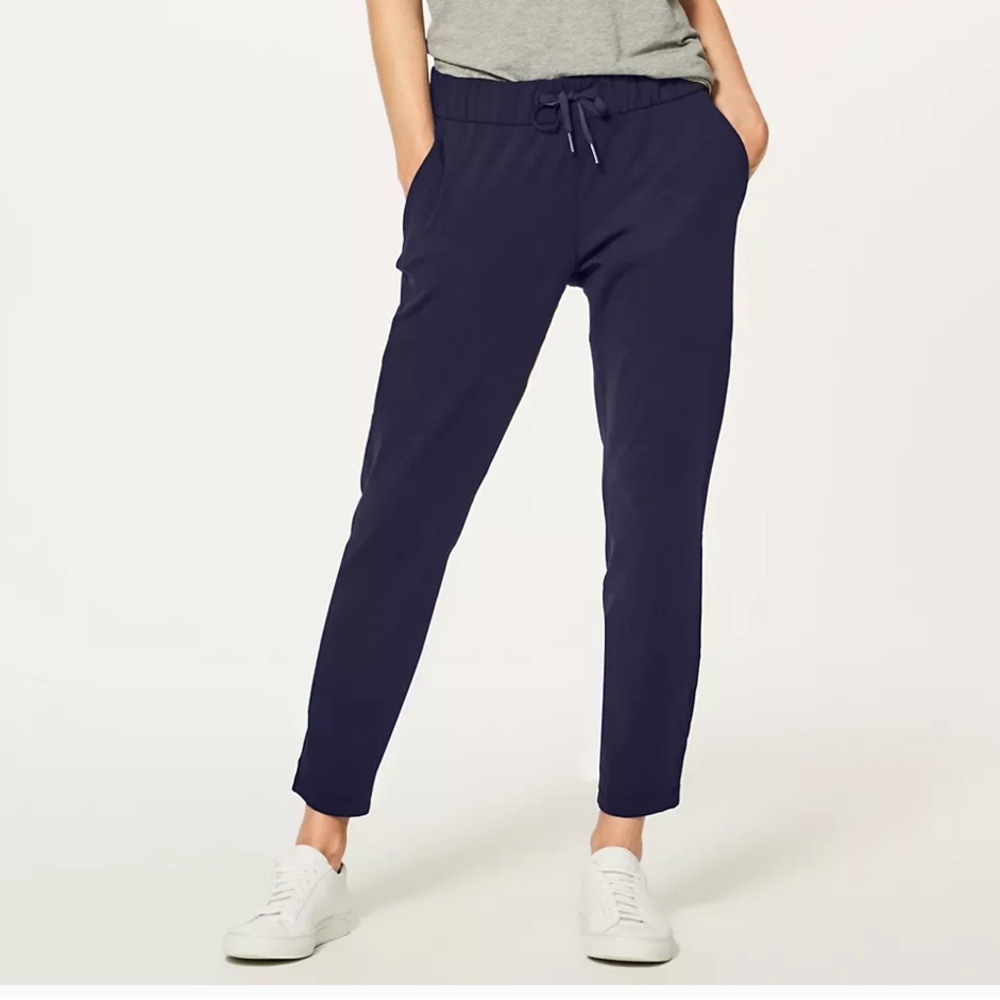 Lululemon on the fly pants 7/8 length size 4